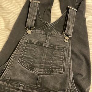 Faded Black Skinny LEVI’s Overalls Size 24